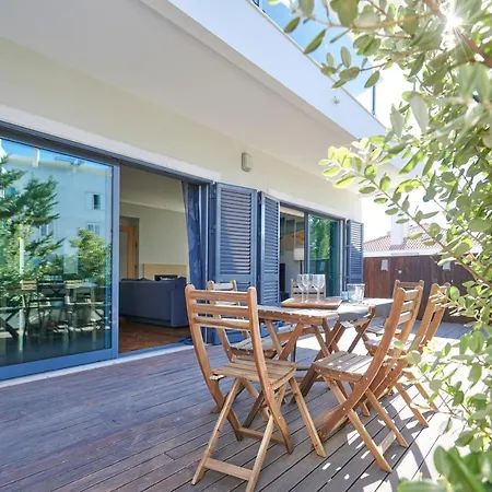 Holiday home Estoril Pool House With Private Garage