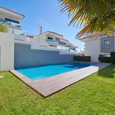 Estoril Pool House With Private Garage Estoril