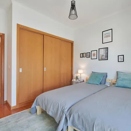 Estoril Pool House With Private Garage * Estoril