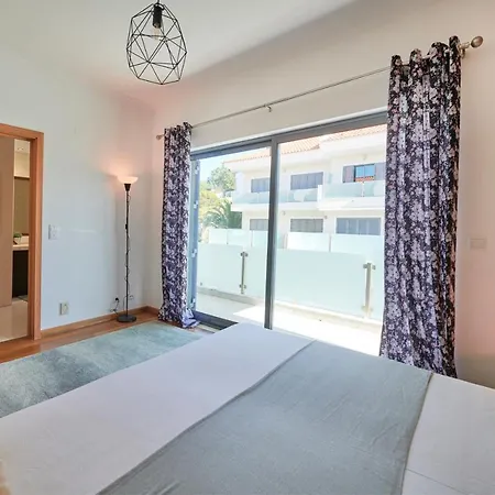 Estoril Pool House With Private Garage * Estoril